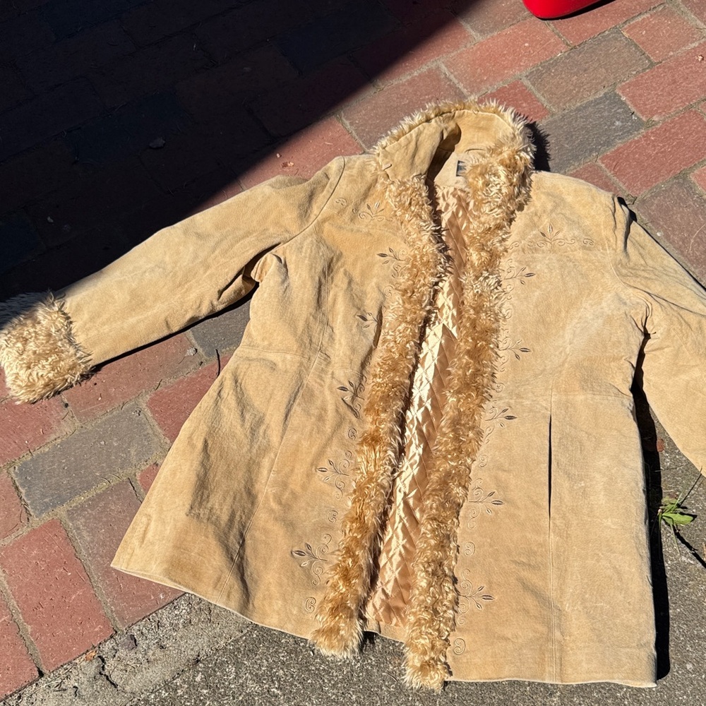 Cozy Tan Teddy Jacket with Faux Fur Trim